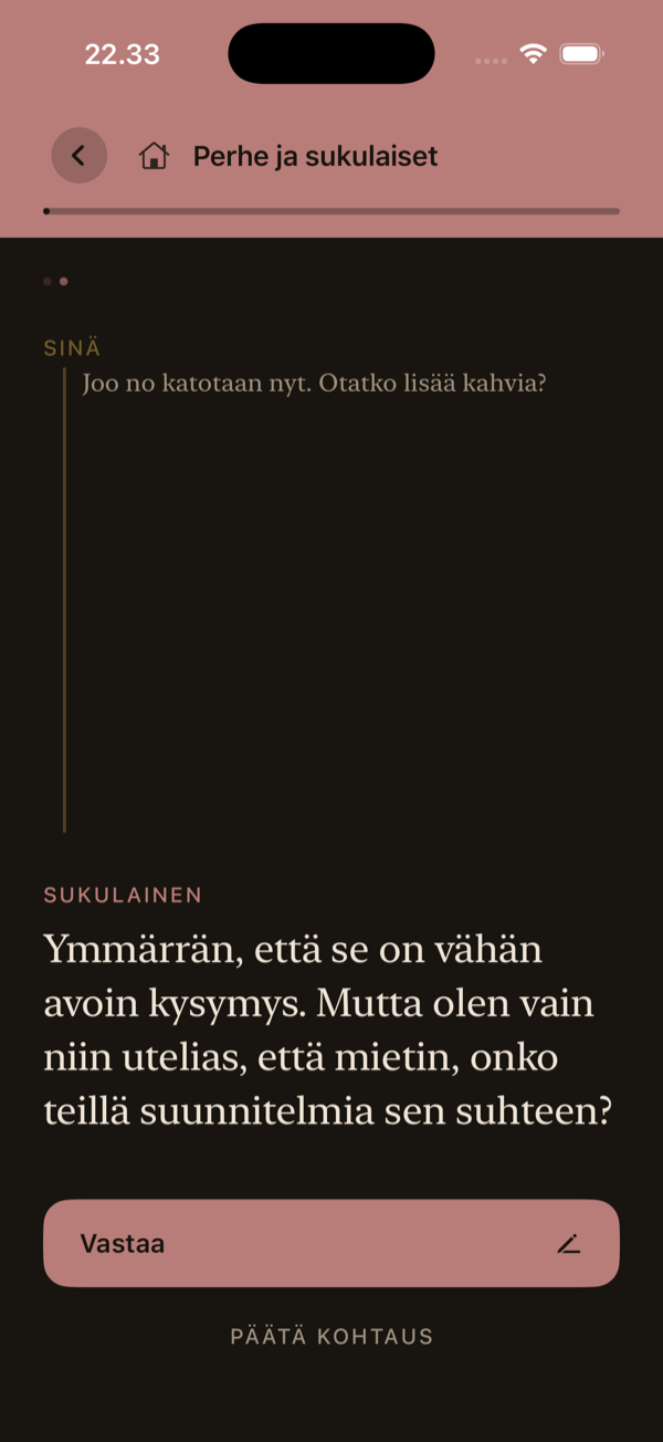 Harjoitusdialogi Hetkiossa. Käyttäjä väistää: "Joo no katotaan nyt. Otatko lisää kahvia?" Vastapuoli palaa asiaan: "Ymmärrän, että se on vähän avoin kysymys. Mutta olen vain niin utelias, että mietin, onko teillä suunnitelmia sen suhteen?"